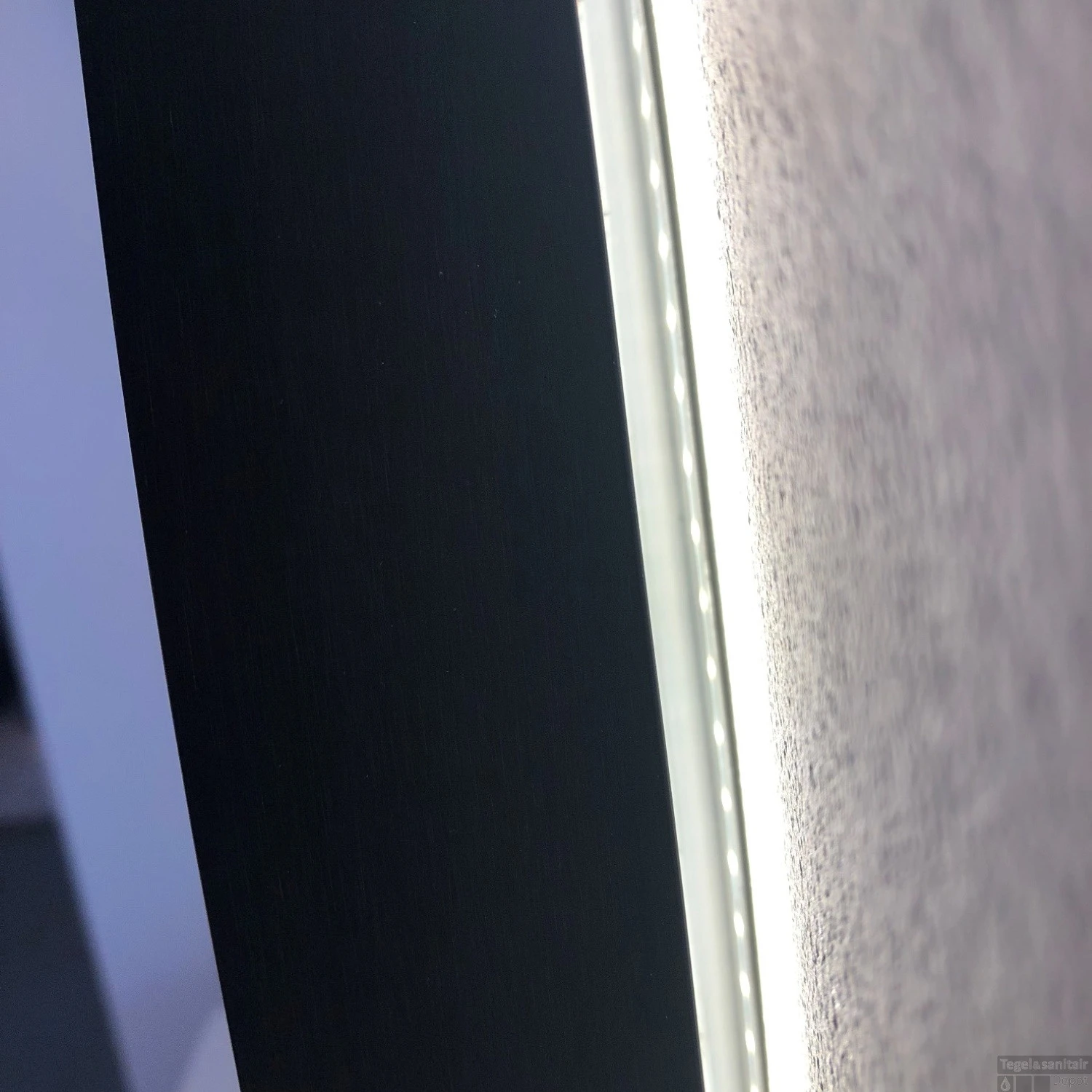 Badkamerspiegel Best Design Venetië Nero LED Verlichting 120x120 Cm Rond Mat Zwart - Afbeelding 3