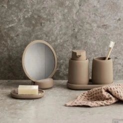 Cosmeticaspiegel Blomus Sono Tan -Winkel Voor Badkamerdouchebenodigdheden blomus cosmeticaspiegel sono tan sfeer1