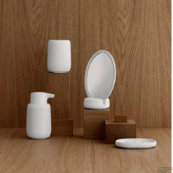 Cosmeticaspiegel Blomus Sono Zwart -Winkel Voor Badkamerdouchebenodigdheden blomus cosmeticaspiegel sono zwart sfeer1