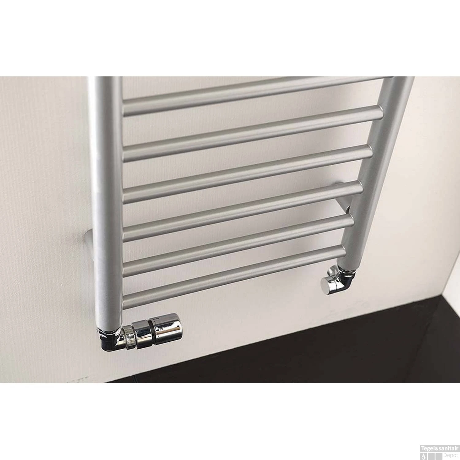 Handdoekradiator Sapho Dina Recht 40x156 Cm Metallic Antraciet 4 Handdoekradiator Sapho Dina Recht 40x156 Cm Metallic Antraciet - Afbeelding 4