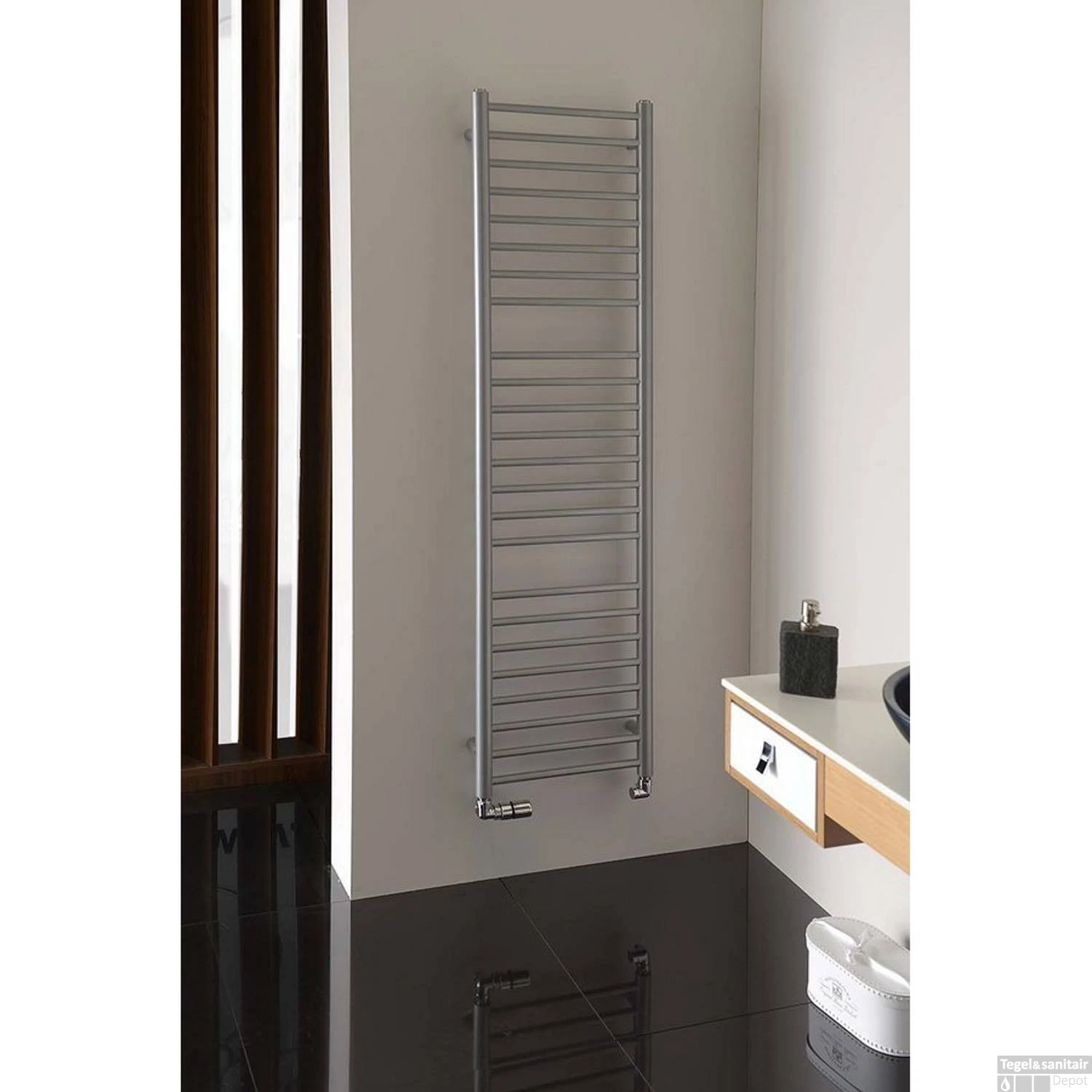 Handdoekradiator Sapho Dina Recht 40x156 Cm Metallic Antraciet 2 Handdoekradiator Sapho Dina Recht 40x156 Cm Metallic Antraciet - Afbeelding 2