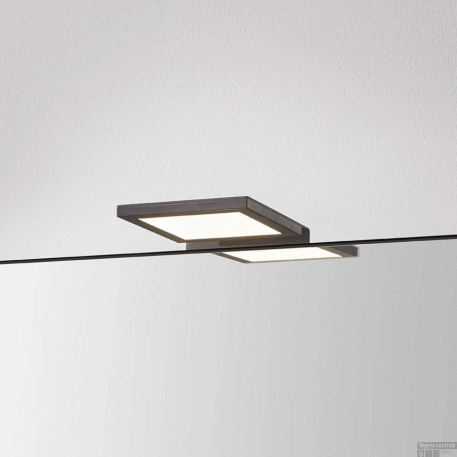 Spiegellamp Boss & Wessing Square 10x10 Cm Aluminium Mat Zwart 1 Spiegellamp Boss & Wessing Square 10x10 Cm Aluminium Mat Zwart