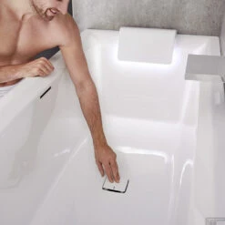 Ligbad Riho Still Square Met LED En Hoofdsteun 180x80 Cm Acryl Wit (Rechts) -Winkel Voor Badkamerdouchebenodigdheden riho still detailfoto badafvoer